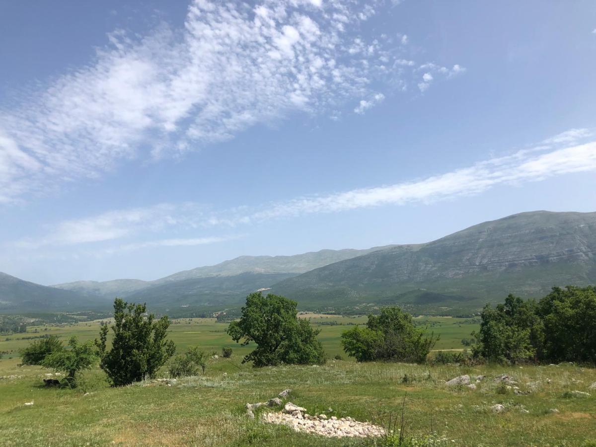 Apartman Ana Vrlika Luaran gambar